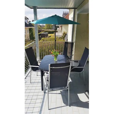 Sprotte Mit Grossem Balkon Koserow