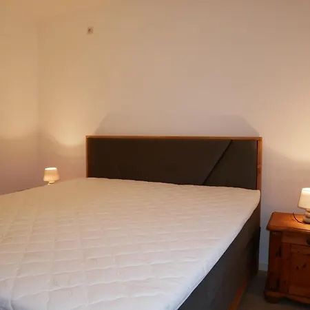 Sprotte Mit Grossem Balkon Lejlighed