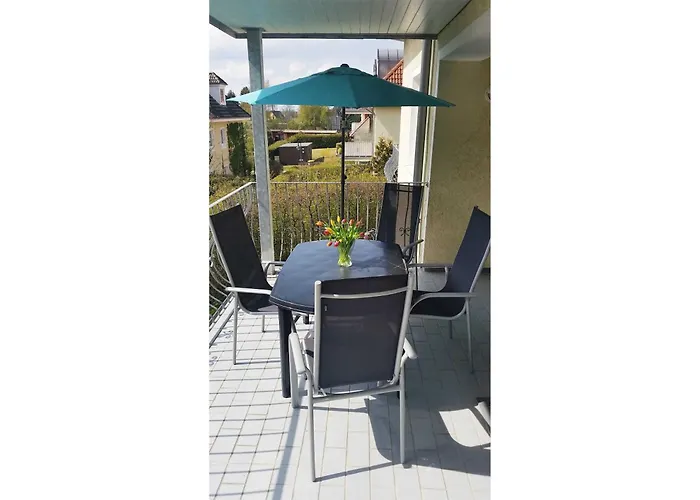 Sprotte Mit Grossem Balkon Koserow