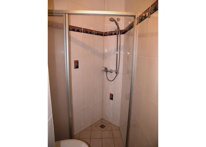 Sprotte Mit Grossem Balkon Koserow